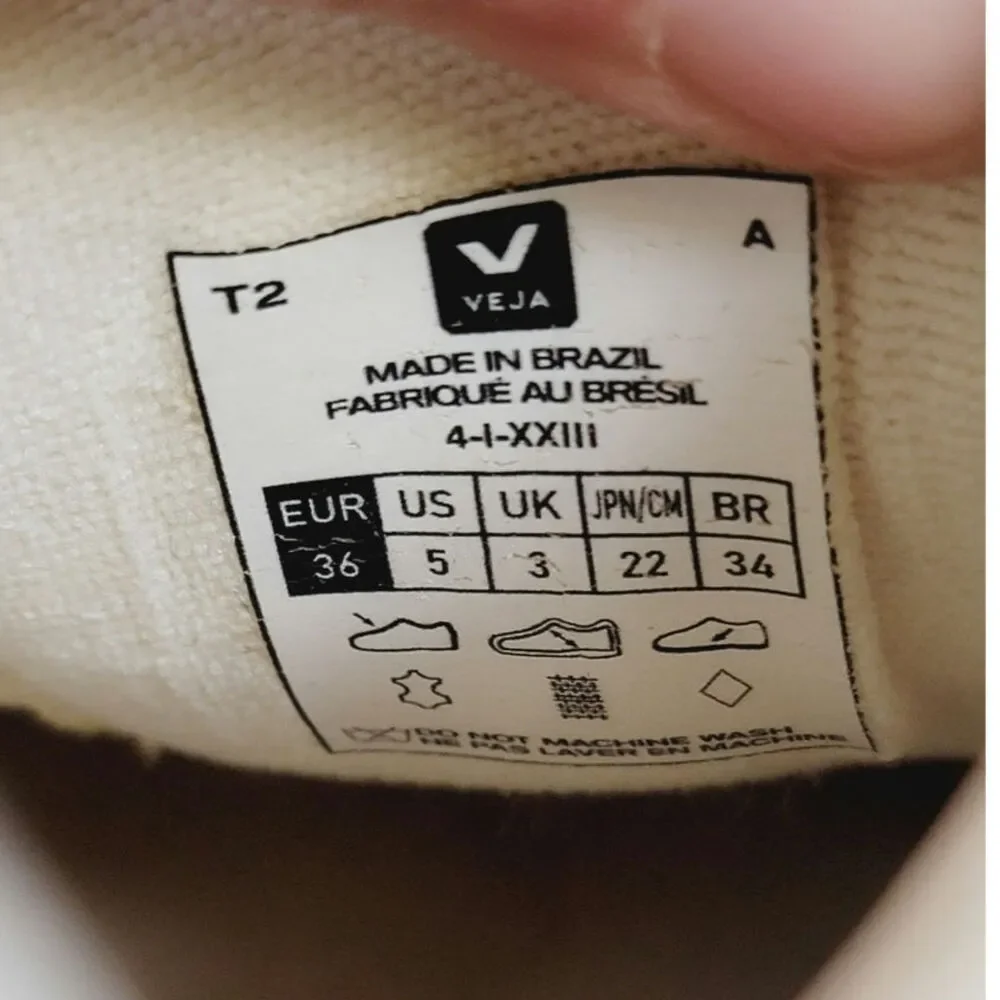 VEJAS CAMPO LEATHER SNEAKERS IN WHITE/GRAY, SZ 5